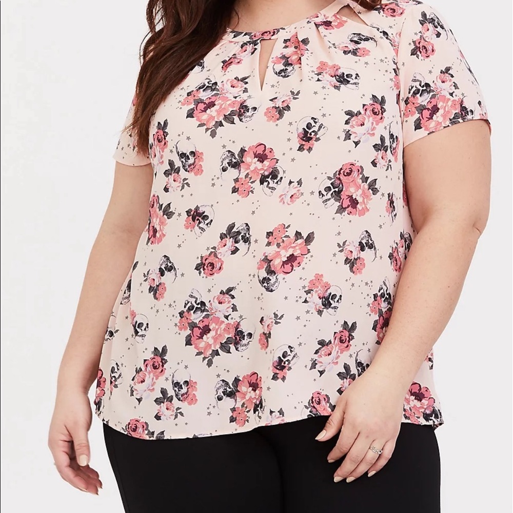 Torrid Flower and Skull Shirt Size 0